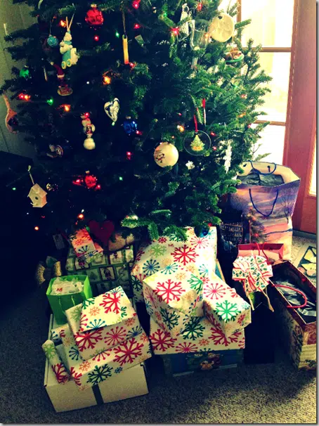 christmas_presents_under_tree