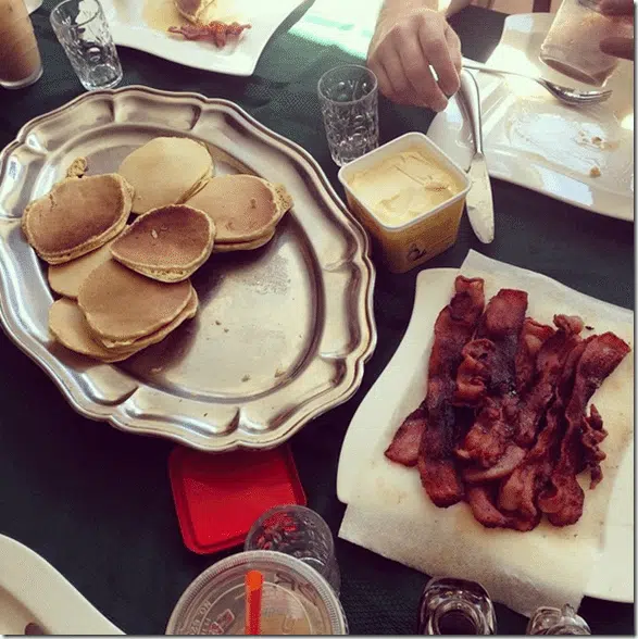pancakes_and_bacon_